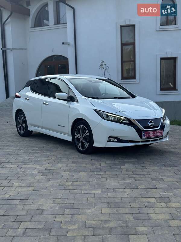 Хэтчбек Nissan Leaf 2019 в Долине