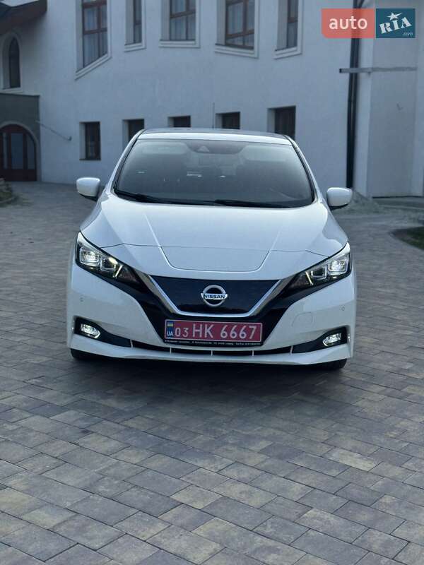 Хэтчбек Nissan Leaf 2019 в Долине
