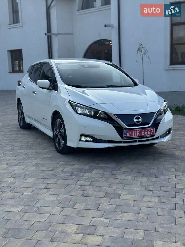 Хэтчбек Nissan Leaf 2019 в Долине