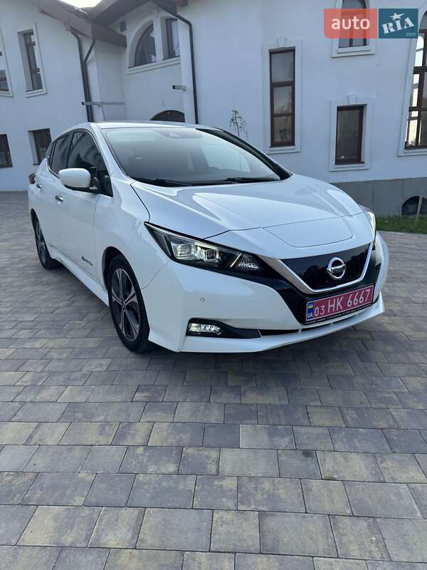 Хэтчбек Nissan Leaf 2019 в Долине