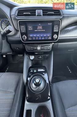Хетчбек Nissan Leaf 2019 в 