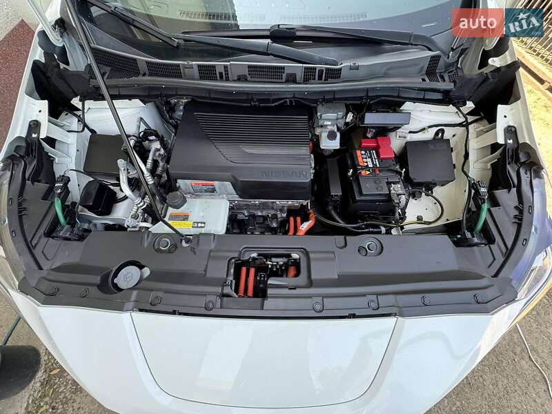 Хэтчбек Nissan Leaf 2019 в Долине