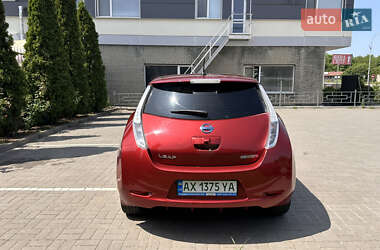 Хэтчбек Nissan Leaf 2014 в 