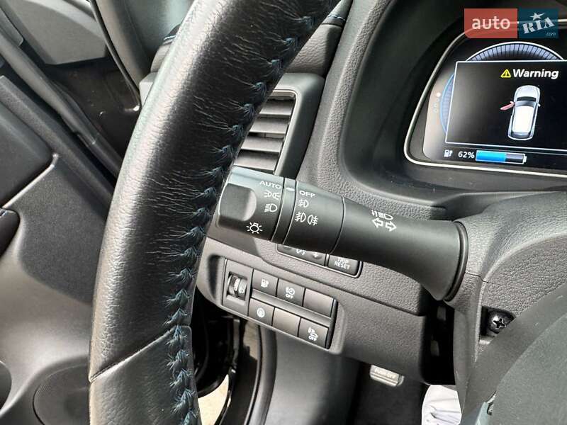 Хэтчбек Nissan Leaf 2020 в Днепре