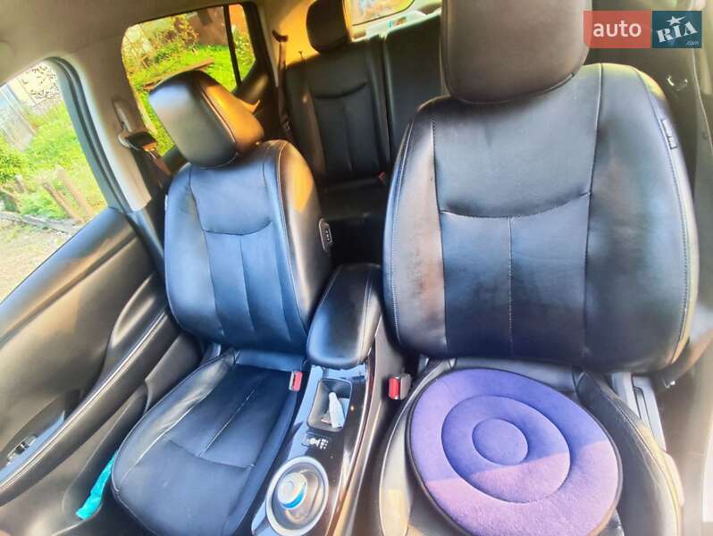 Хэтчбек Nissan Leaf 2014 в Хмельницком