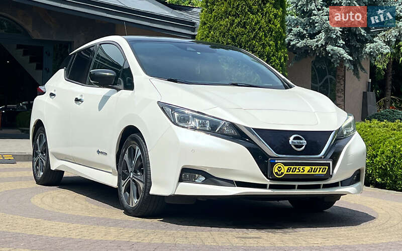 Хэтчбек Nissan Leaf 2018 в 