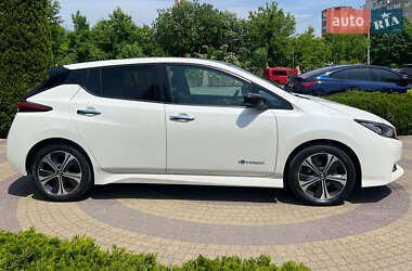 Хэтчбек Nissan Leaf 2018 в 