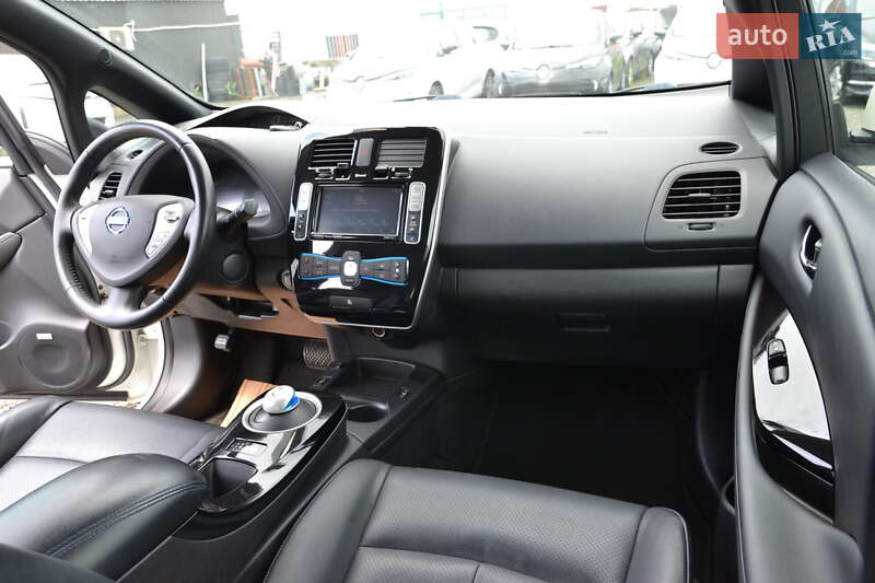 Хэтчбек Nissan Leaf 2016 в Луцке