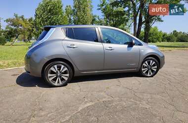 Хэтчбек Nissan Leaf 2014 в 
