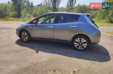 Хэтчбек Nissan Leaf 2014 в 