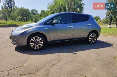 Хэтчбек Nissan Leaf 2014 в 