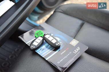 Хэтчбек Nissan Leaf 2014 в 