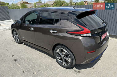 Хэтчбек Nissan Leaf 2018 в 