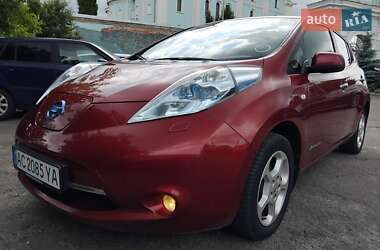 Хэтчбек Nissan Leaf 2012 в 