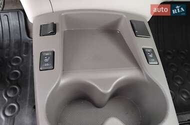 Хэтчбек Nissan Leaf 2012 в 