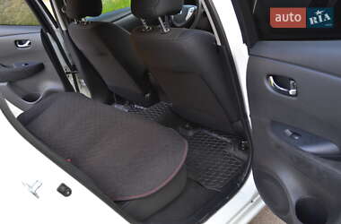 Хэтчбек Nissan Leaf 2016 в 