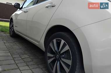 Хетчбек Nissan Leaf 2017 в 