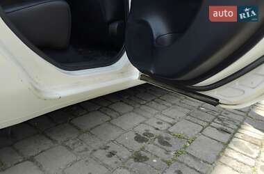 Хетчбек Nissan Leaf 2017 в 