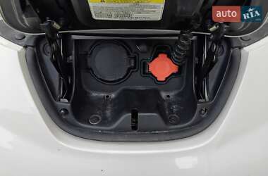 Хетчбек Nissan Leaf 2017 в 