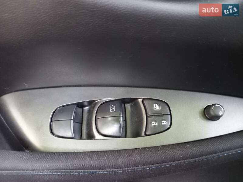 Хетчбек Nissan Leaf 2020 в Києві