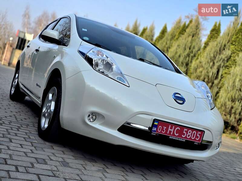Хэтчбек Nissan Leaf 2017 в 
