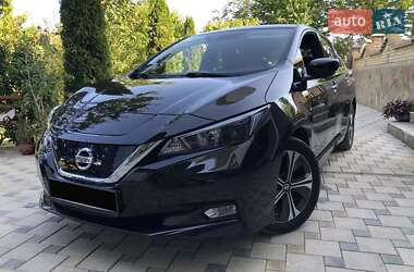 Хэтчбек Nissan Leaf 2018 в 