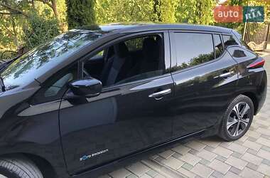 Хэтчбек Nissan Leaf 2018 в 