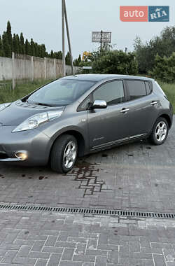 Хэтчбек Nissan Leaf 2016 в 