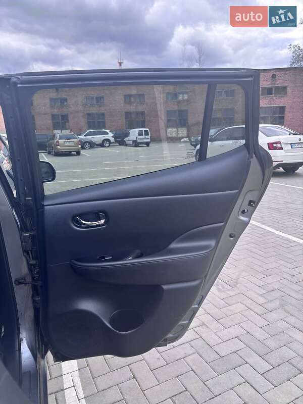 Хэтчбек Nissan Leaf 2013 в Житомире