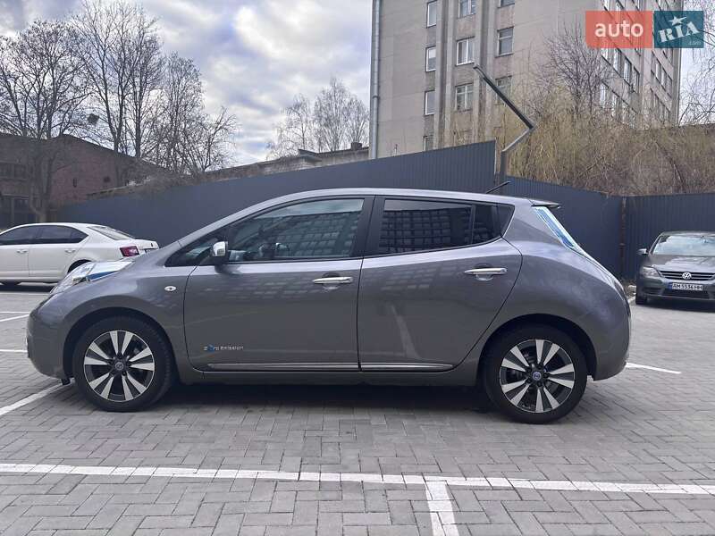 Хэтчбек Nissan Leaf 2013 в Житомире