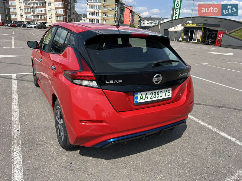 Хэтчбек Nissan Leaf 2019 в Киеве