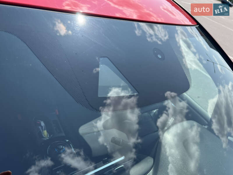 Хэтчбек Nissan Leaf 2019 в Киеве