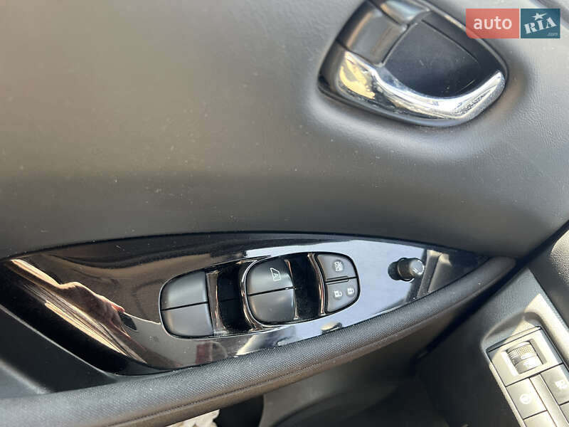 Хэтчбек Nissan Leaf 2019 в Киеве