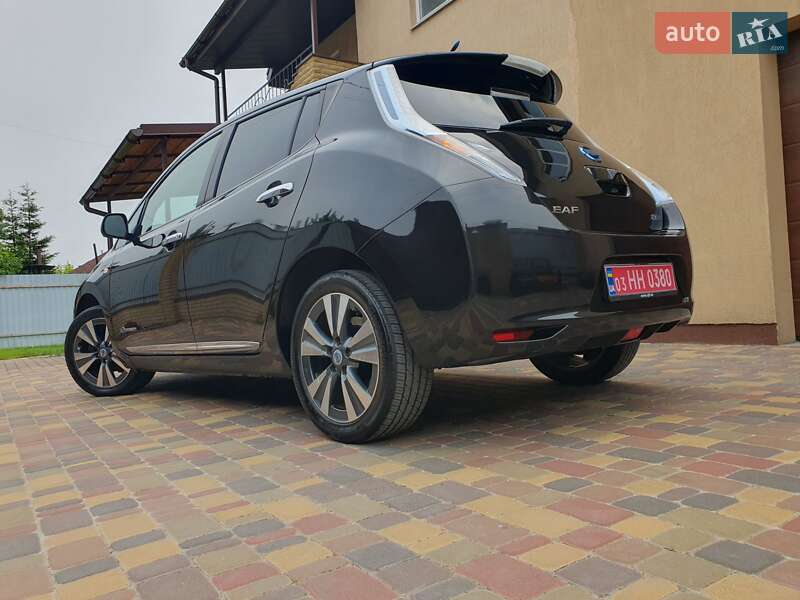 Хетчбек Nissan Leaf 2013 в Горі