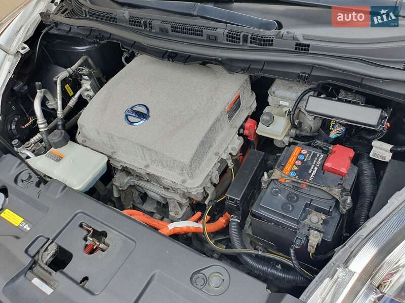 Хетчбек Nissan Leaf 2013 в Горі