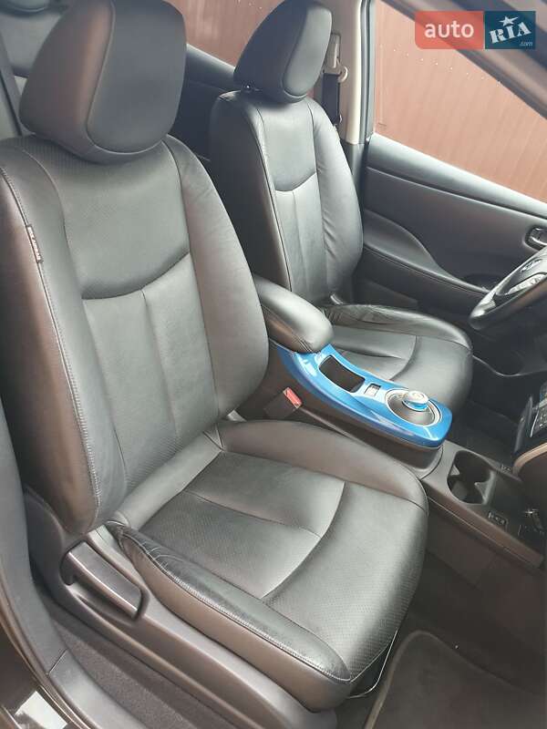 Хетчбек Nissan Leaf 2013 в Горі