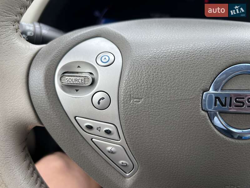 Хетчбек Nissan Leaf 2012 в Києві