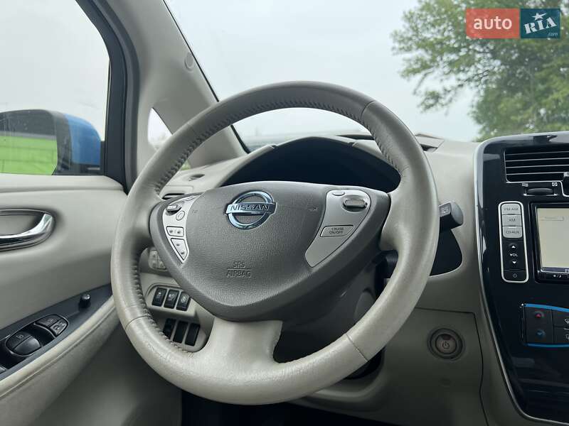 Хетчбек Nissan Leaf 2012 в Києві