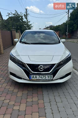 Хэтчбек Nissan Leaf 2019 в Киеве