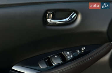 Хэтчбек Nissan Leaf 2020 в 