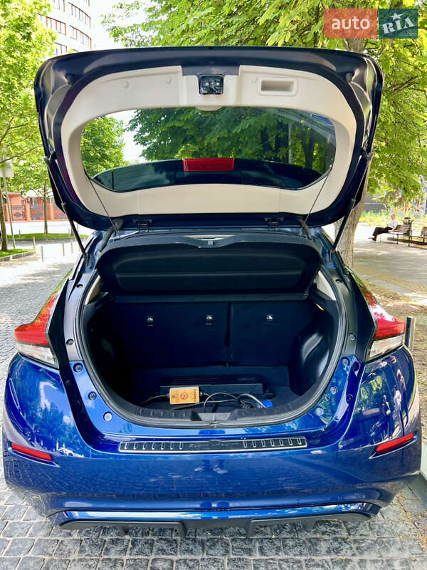 Хэтчбек Nissan Leaf 2018 в Днепре