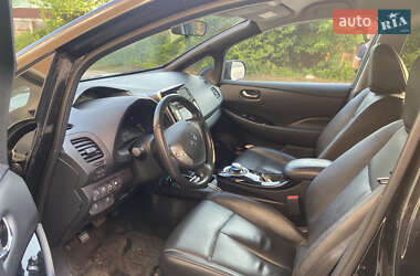 Хетчбек Nissan Leaf 2015 в 