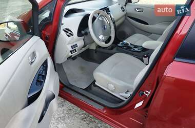 Хэтчбек Nissan Leaf 2012 в 