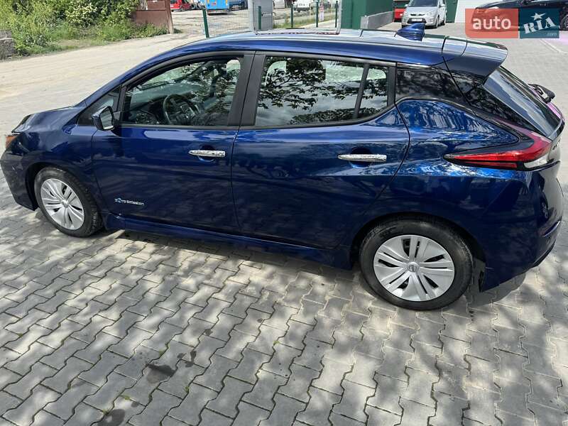 Хэтчбек Nissan Leaf 2018 в Черновцах