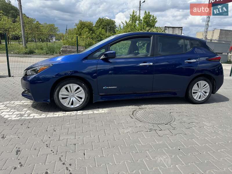 Хэтчбек Nissan Leaf 2018 в Черновцах
