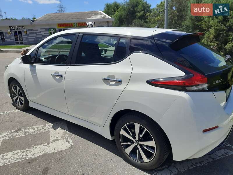 Хетчбек Nissan Leaf 2018 в Дніпрі фото 11 Хетчбек Nissan Leaf 2018 в Дніпрі