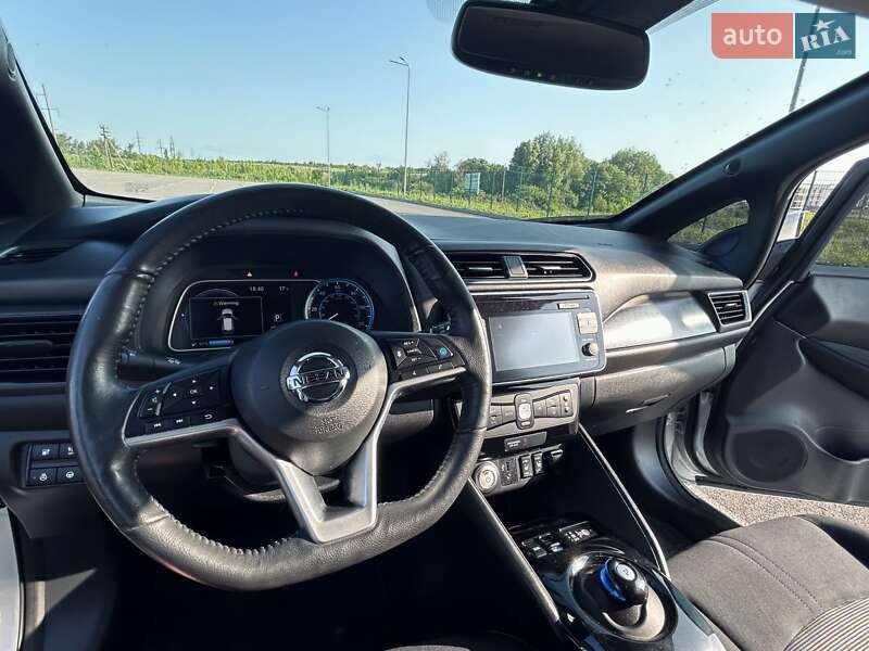 Хэтчбек Nissan Leaf 2019 в Ровно
