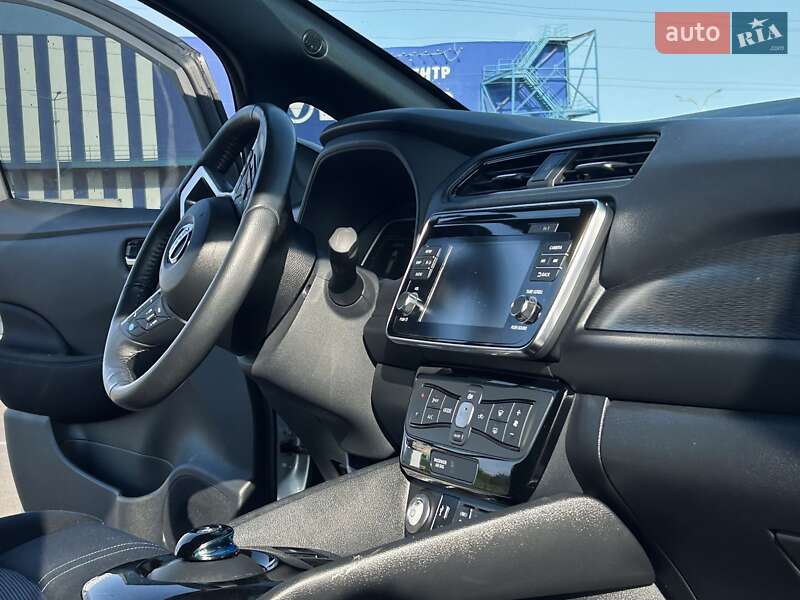 Хэтчбек Nissan Leaf 2019 в Ровно