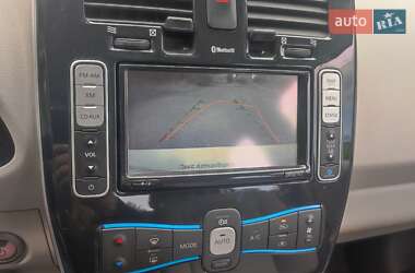 Хэтчбек Nissan Leaf 2012 в 