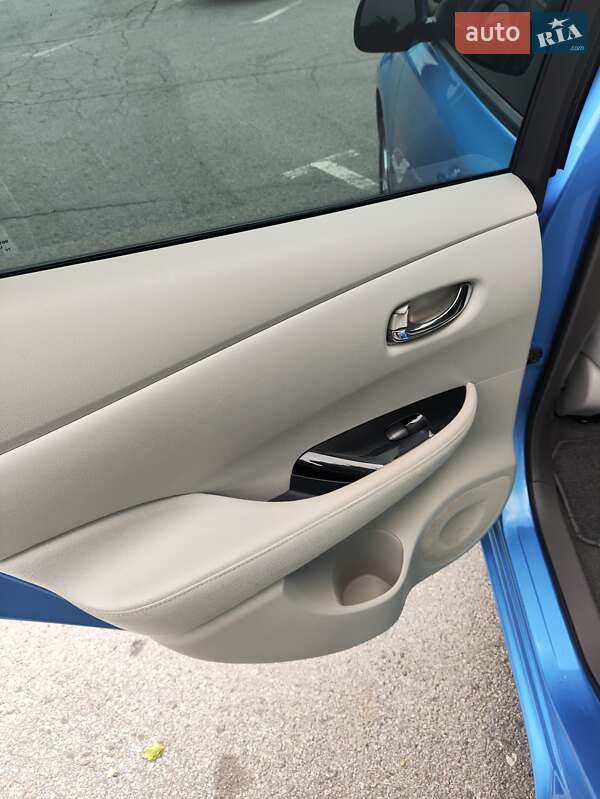 Хэтчбек Nissan Leaf 2013 в Полтаве фото 15 Хэтчбек Nissan Leaf 2013 в Полтаве